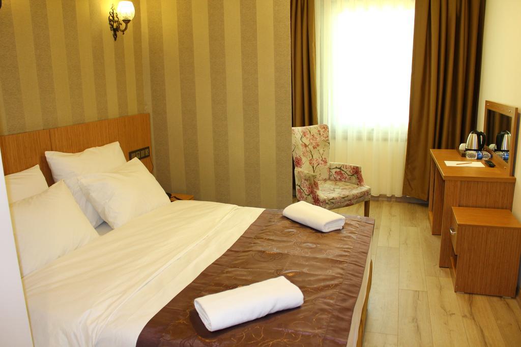 Realist Hotel Istanbul Exterior photo