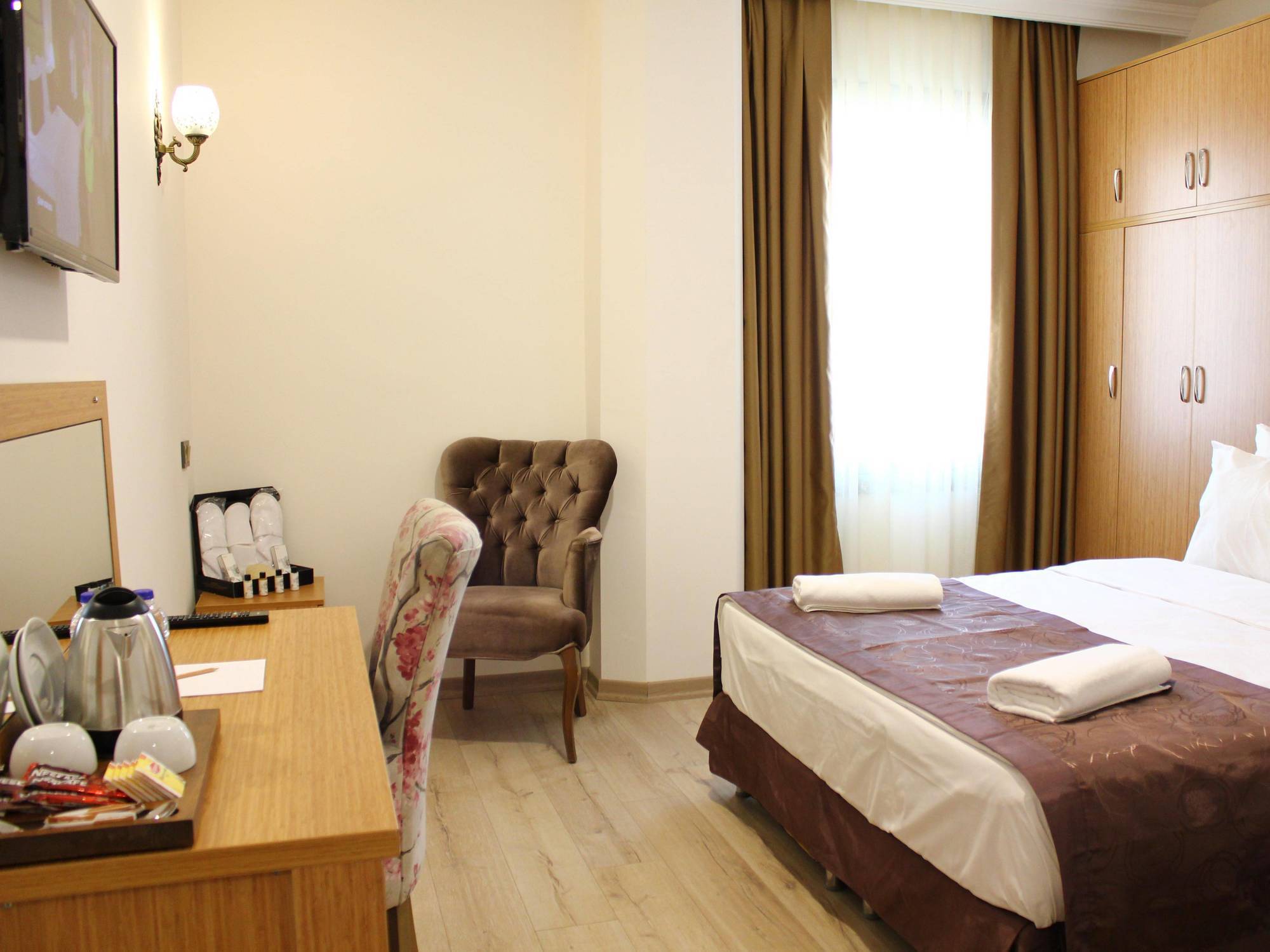 Realist Hotel Istanbul Exterior photo