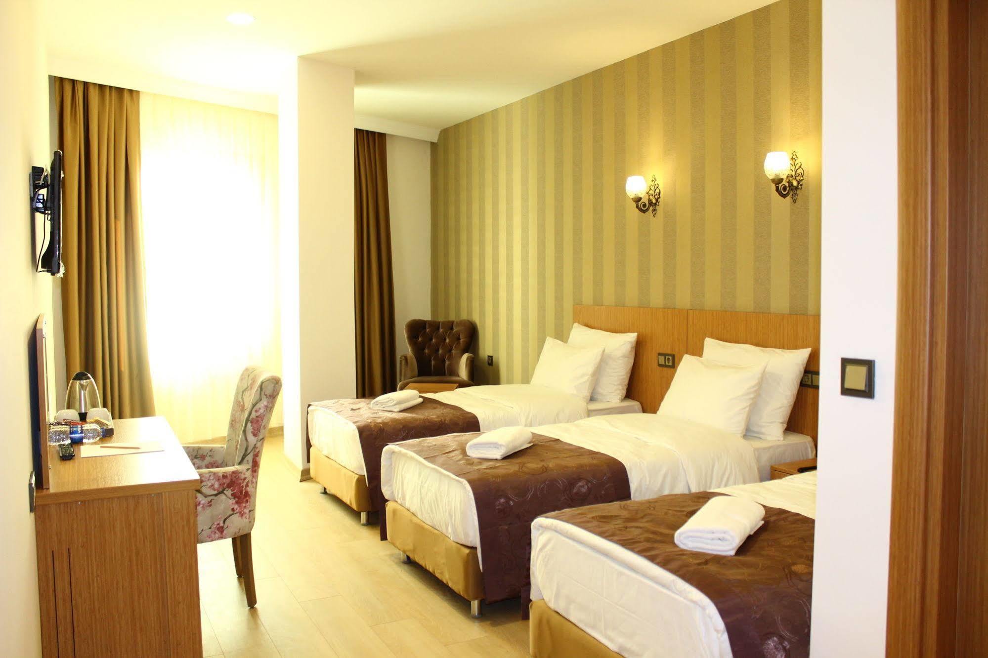 Realist Hotel Istanbul Exterior photo